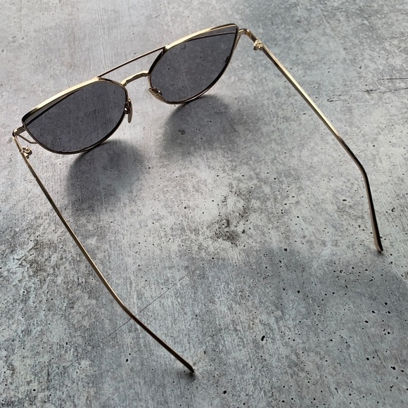 NWT?Smokey Dark Cat Eyed Oversized Sunglasses main image 2
